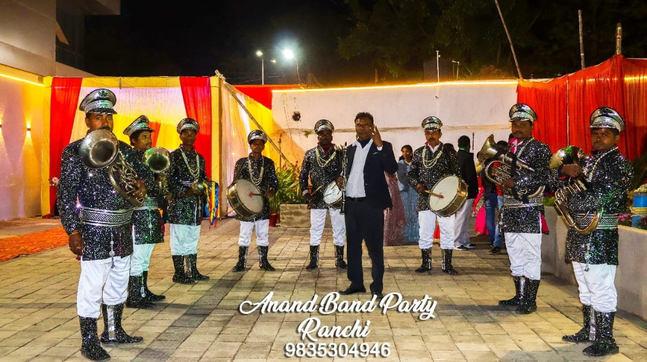 Anand Band baraat performance